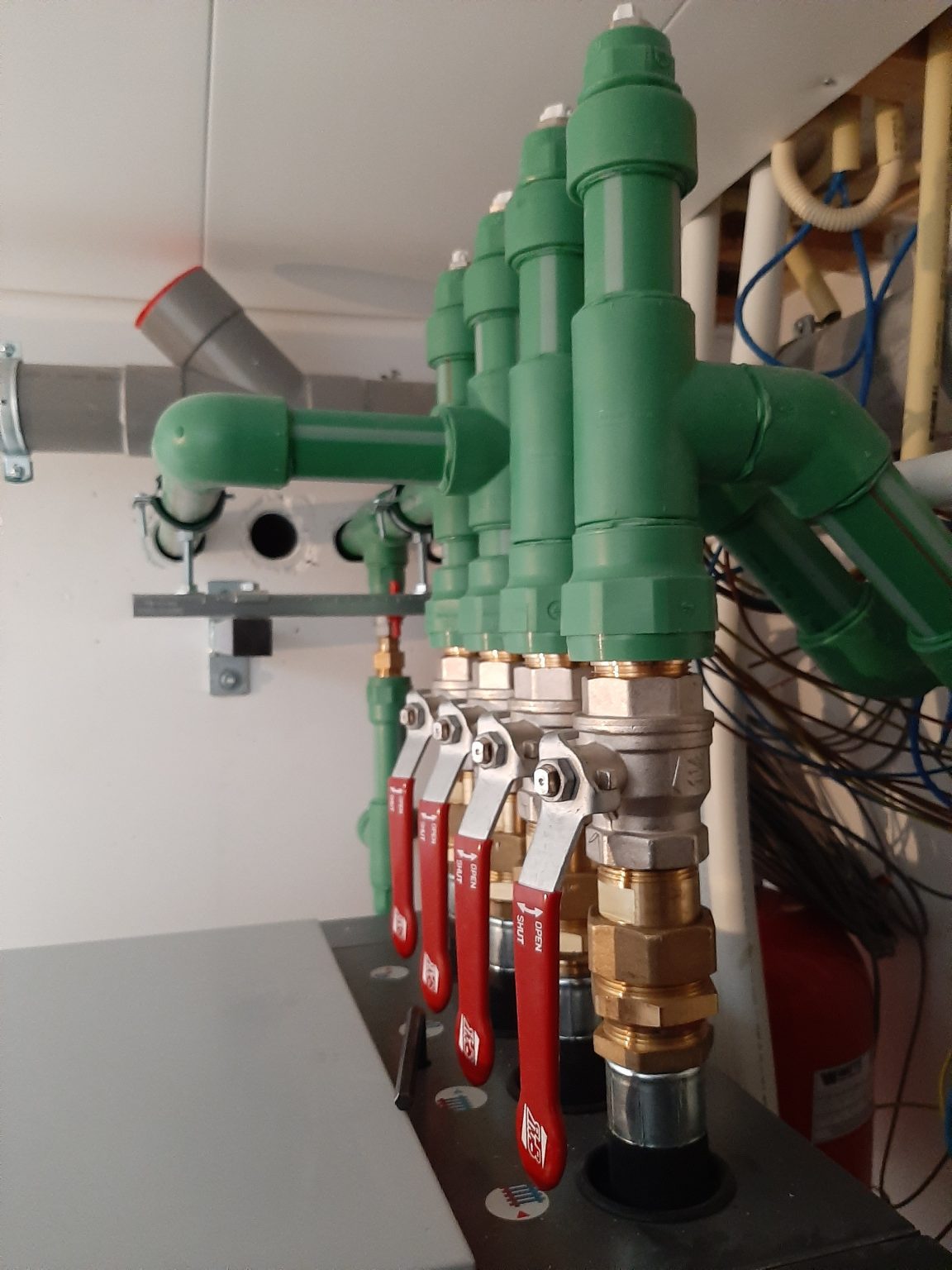 2020-04 Opbouw Warmblauw buffer 120, boiler 300, woning Hengevelde (6)